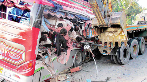 14killedinpakistanroadaccident